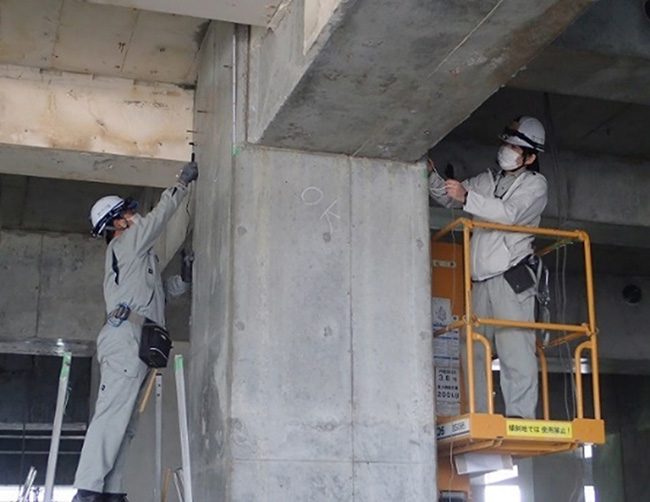 伝搬時間差法現場の使用中シーン